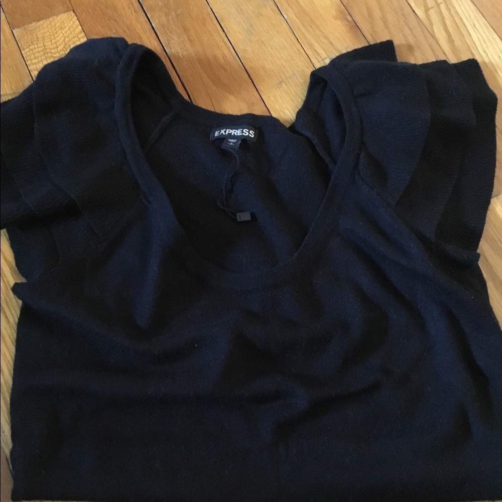 Cute ruffle sleeve sweater